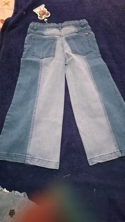 Pantalones de mezclilla para niña con diseño bicolor - miniatura 2