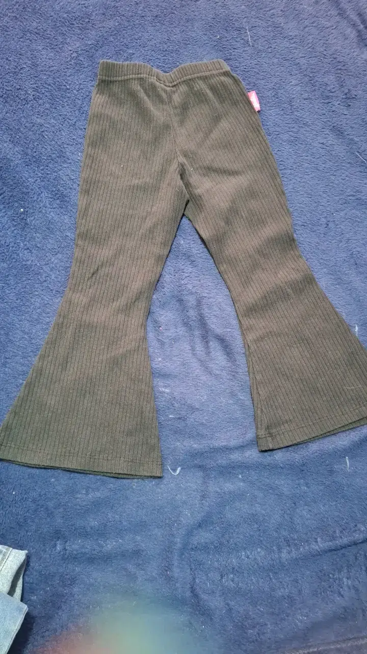 Pantalones acampanados de niña color gris - 2