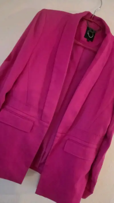 Blazer fucsia para mujer elegante - miniatura 2