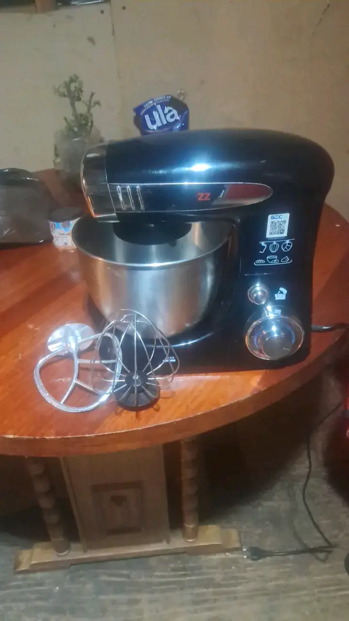 Batidora de pie con accesorios Macas Home