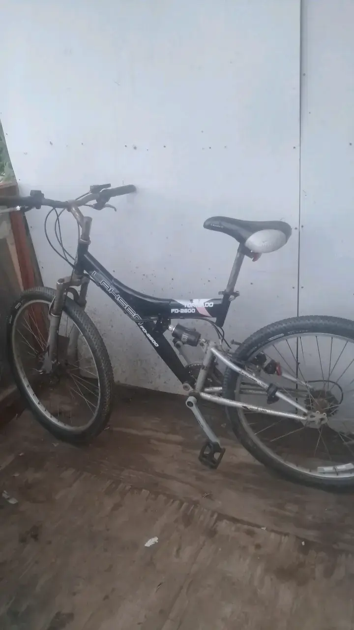 Bicicleta de montaña Lahsen FD-2600