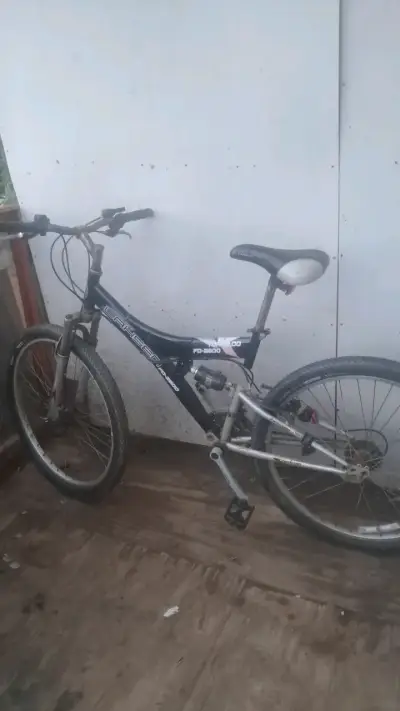 Bicicleta de montaña Lahsen FD-2600 - miniatura 1