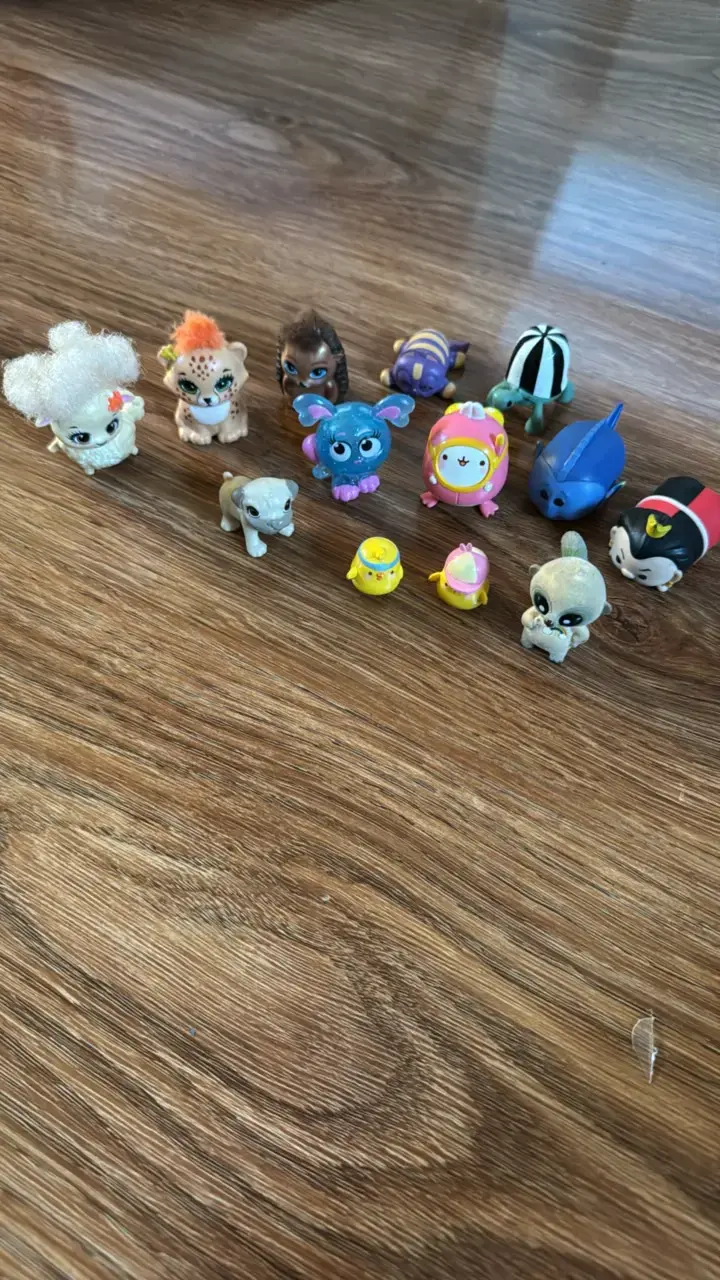 Set de figuras coleccionables de animales - 1