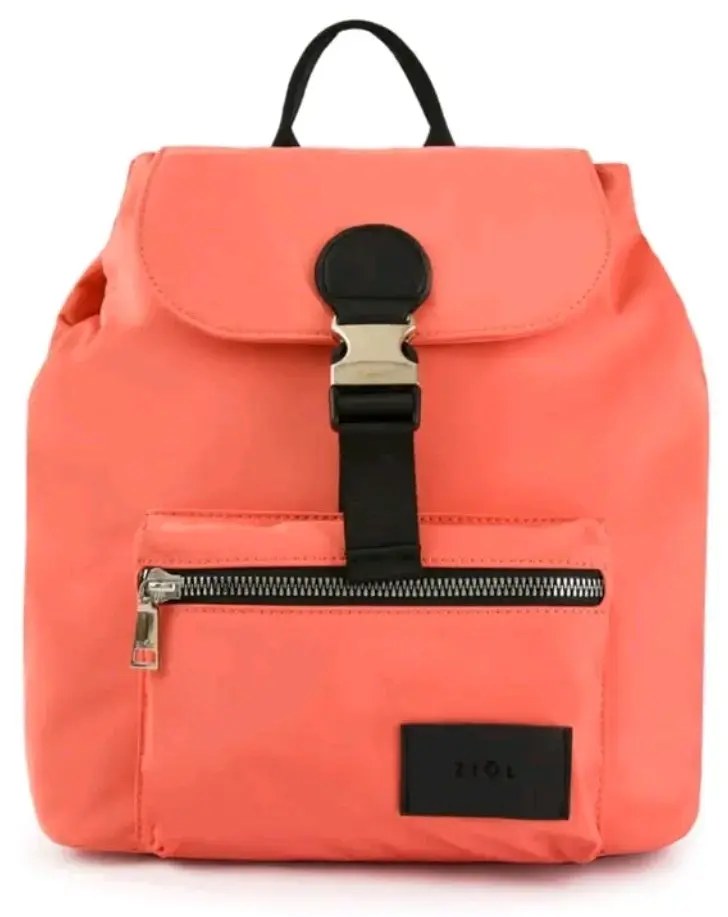 Mochila coral con cierre frontal y hebilla