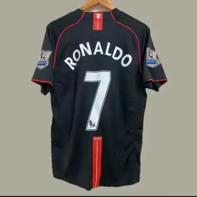 Camiseta Manchester United Ronaldo 7 Negra - miniatura 1