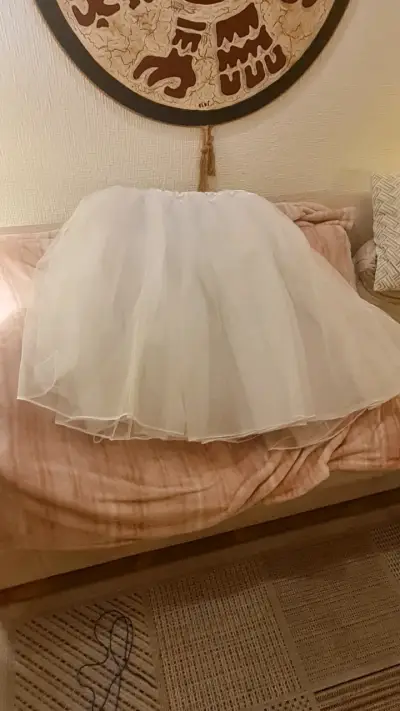 Vestido de fiesta azul con brillo y detalle de pedrería - miniatura 3