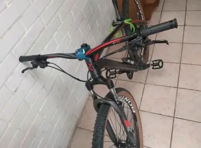 Bicicleta de montaña RBX con llantas Bontrager - miniatura 2