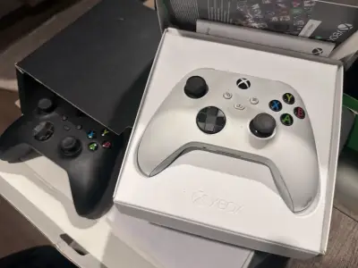 Consola Xbox Series X 1TB con Control - miniatura 4