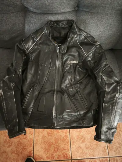 Chaqueta de cuero para moto Yamaha negra - miniatura 1