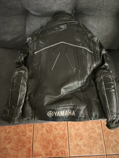 Chaqueta de cuero para moto Yamaha negra - miniatura 2