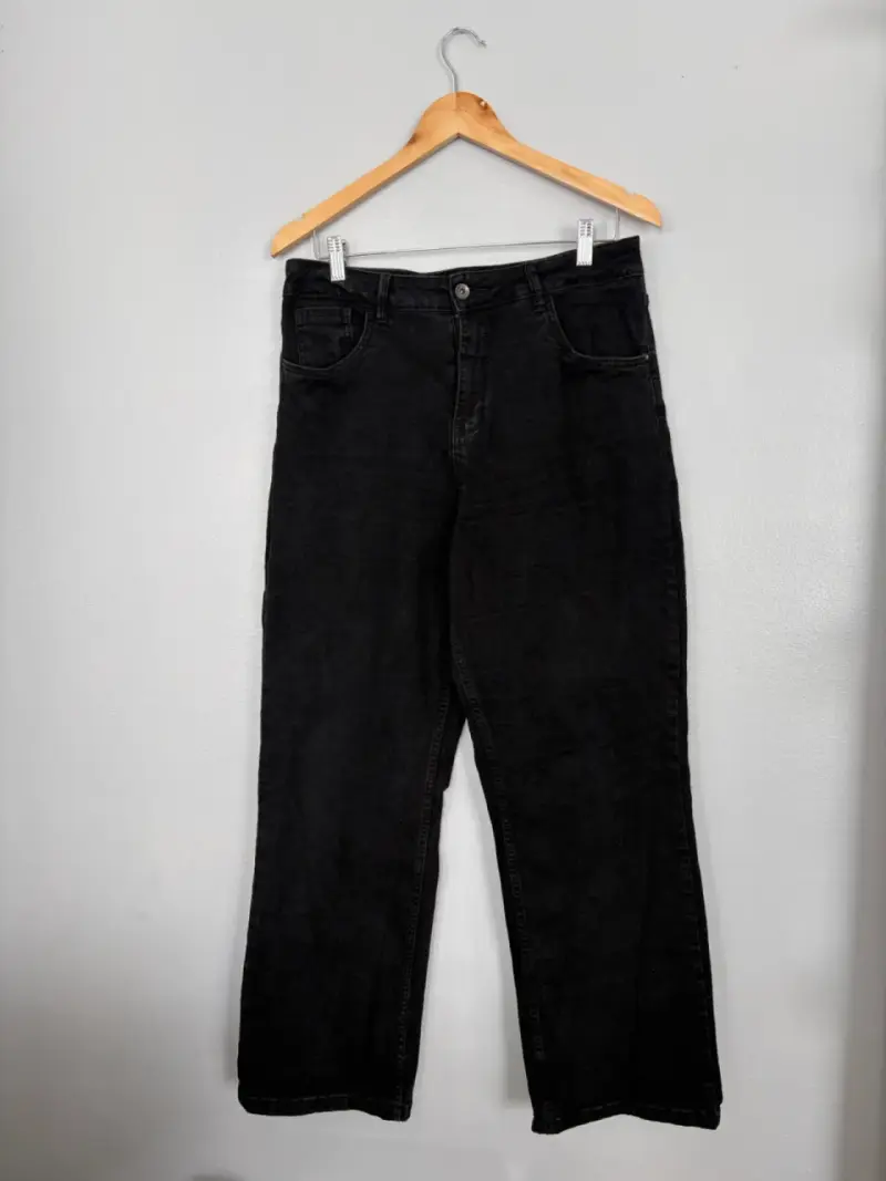 Pantalones de mezclilla negros para mujer