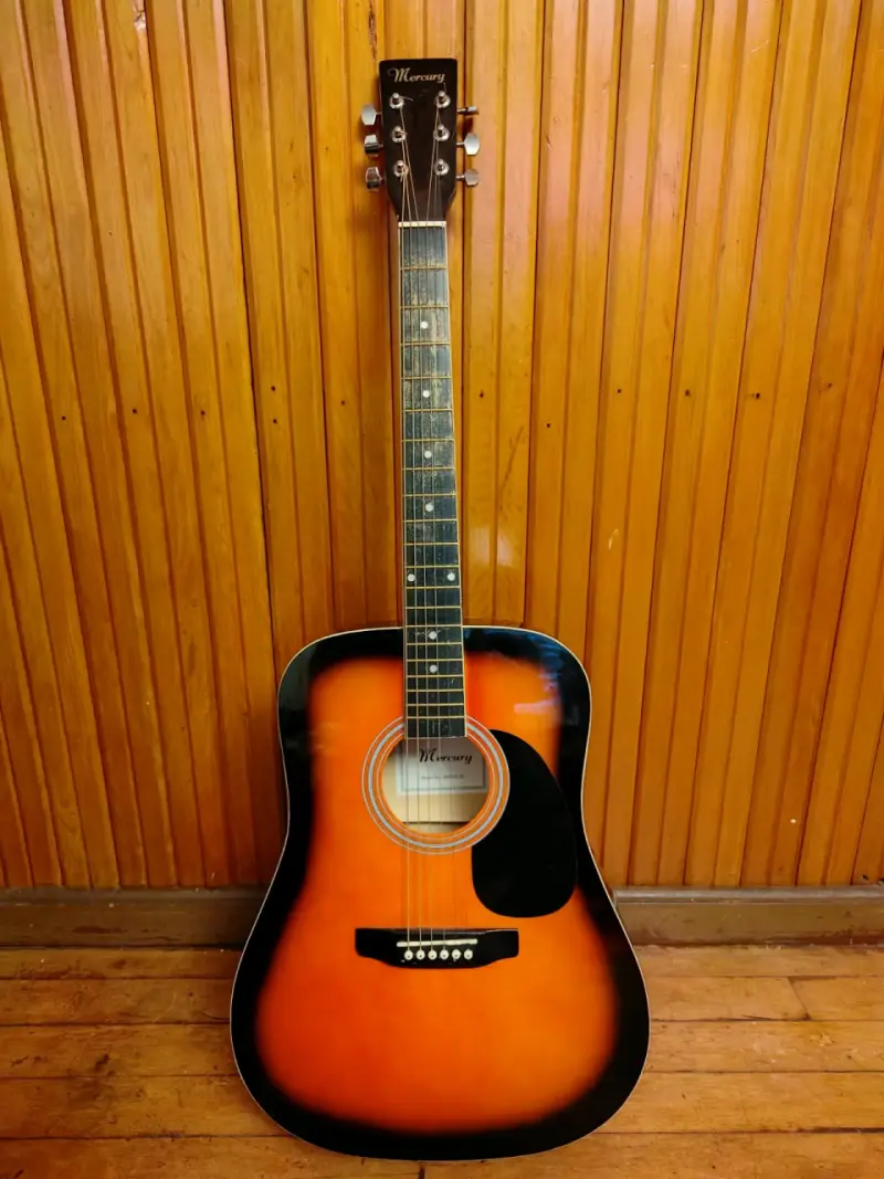 Guitarra electroacústica Mercury color sunburst