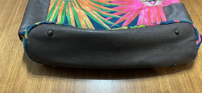 Bolso bandolera Desigual colorido con diseño único - 6
