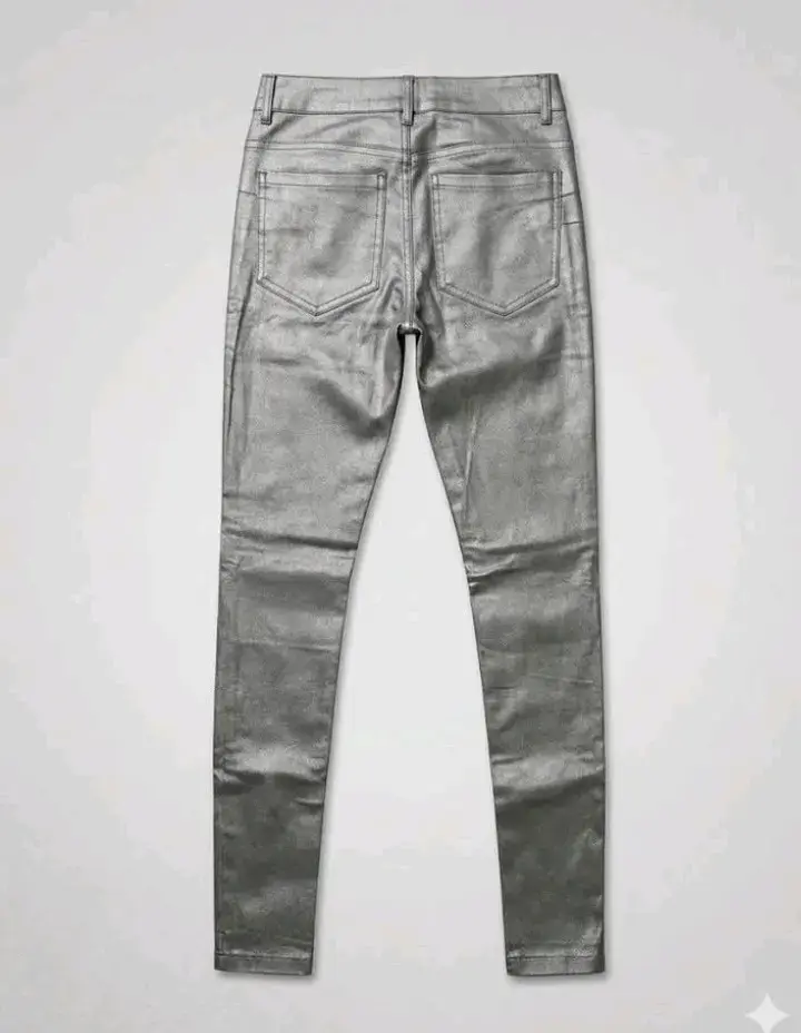 Pantalones metálicos plateados para mujer - 2