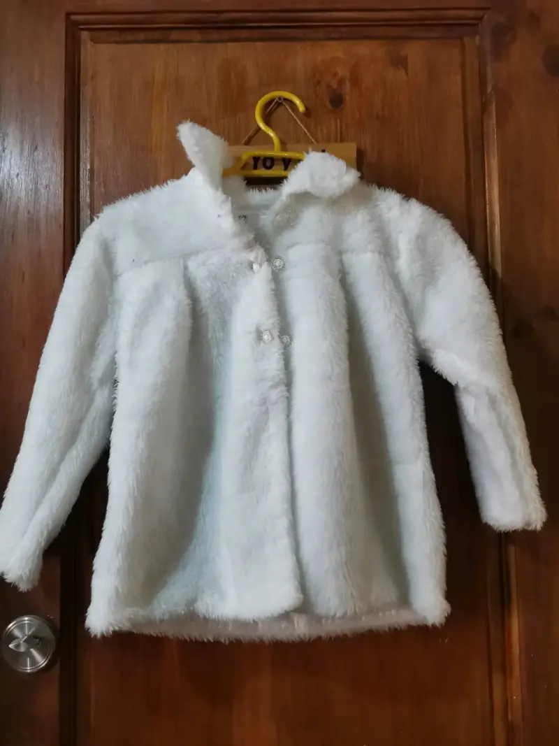 Abrigo de Peluche Blanco para Niña