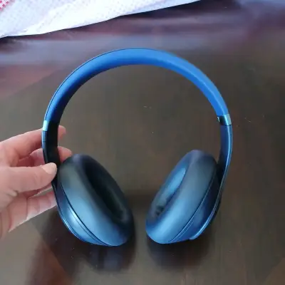 Audífonos Beats Studio Pro Inalámbricos Azul - miniatura 1