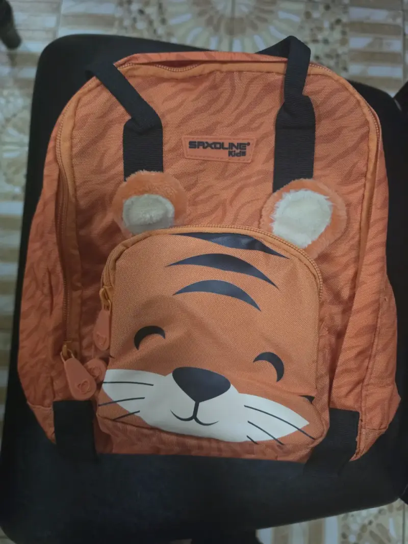 Mochila infantil naranja con diseño de tigre Saxoline