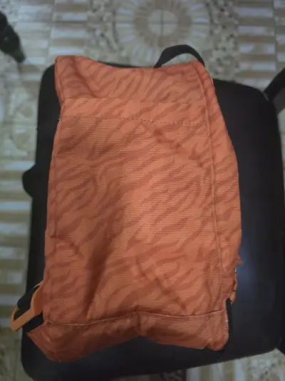 Mochila infantil naranja con diseño de tigre Saxoline - miniatura 2
