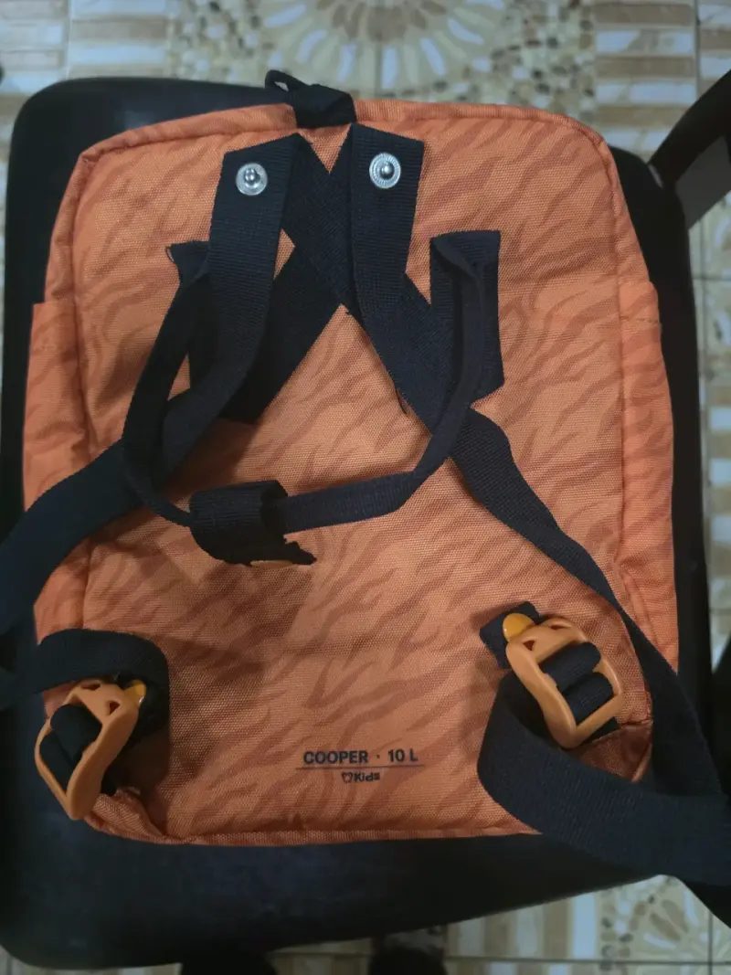 Mochila infantil naranja con diseño de tigre Saxoline - 3