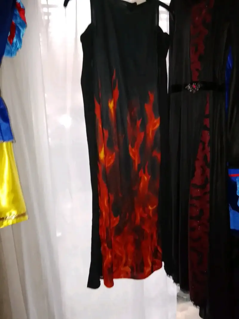 Disfraz de diabla con capa y tridente - 2