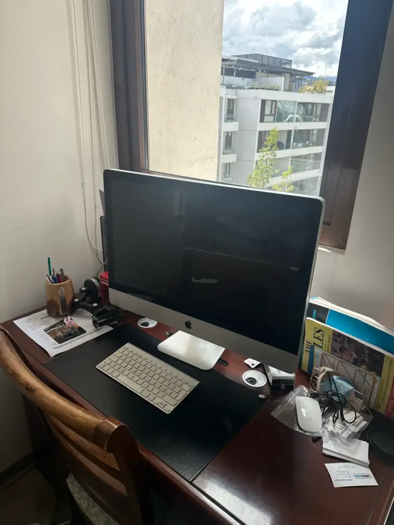 iMac de 27 pulgadas con teclado y mouse - 2