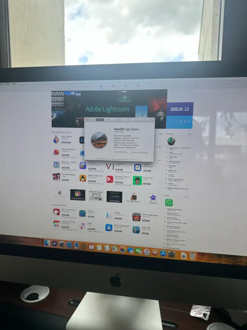 iMac de 27 pulgadas con teclado y mouse - 4