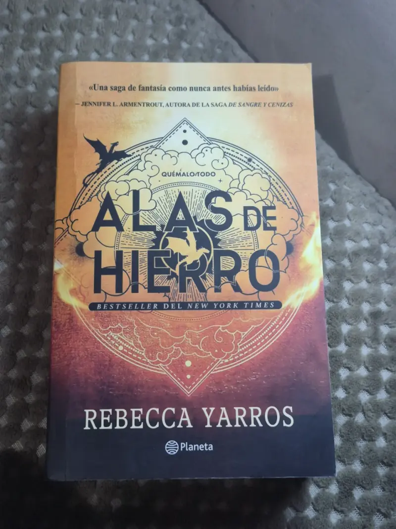 Alas de Hierro - Rebecca Yarros