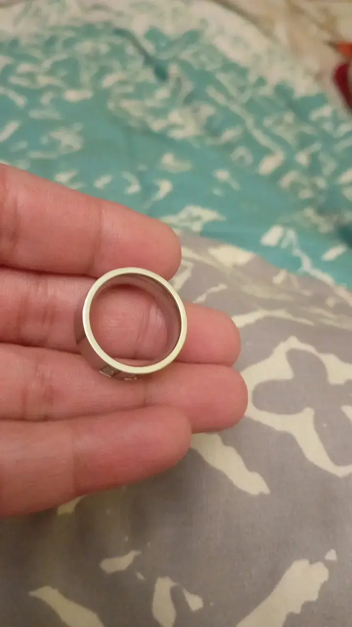 Anillo de acero inoxidable con diseño grabado - 2