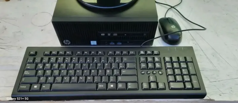 Computador de Escritorio HP Completo - 2