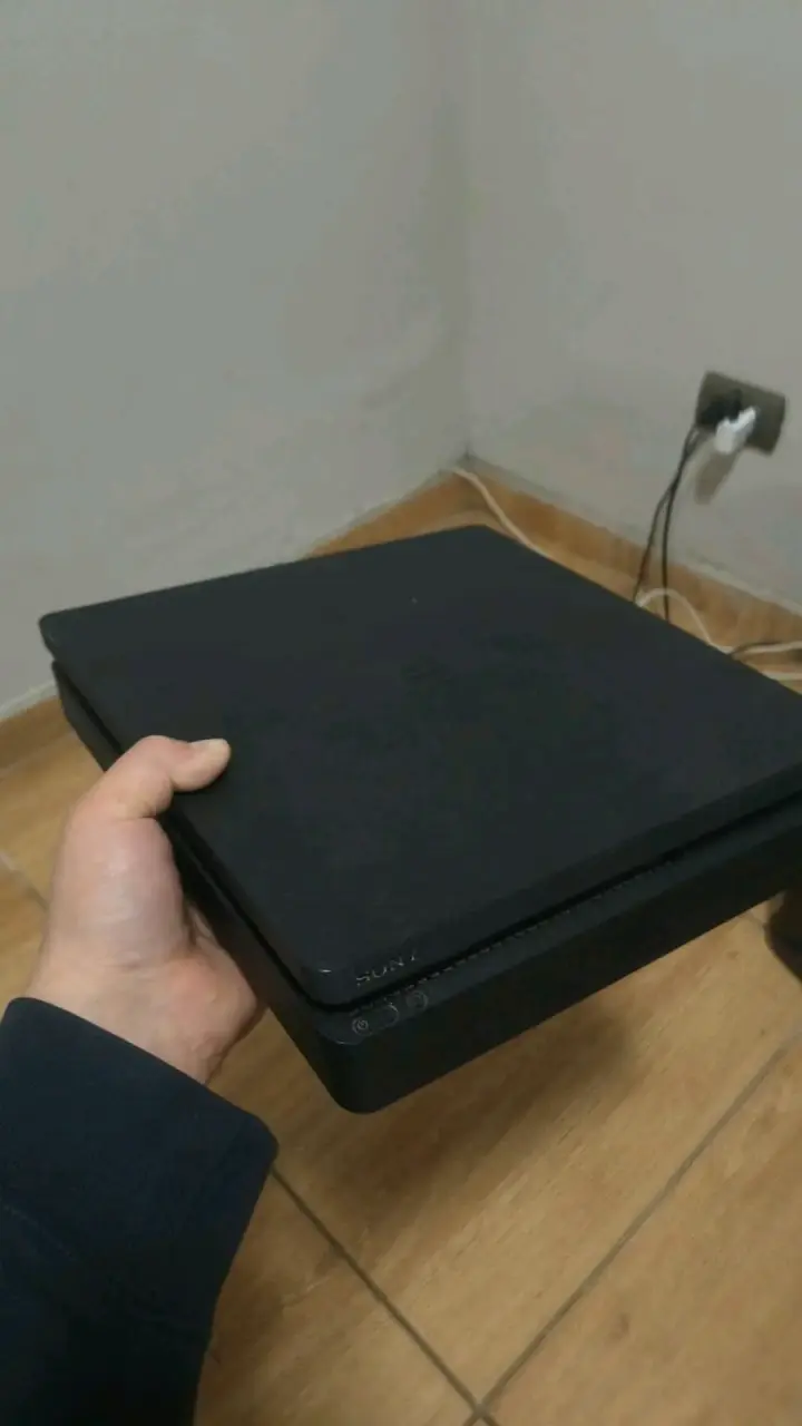 Consola PlayStation 4 Slim - 2