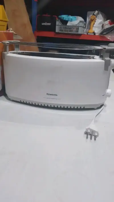 Tostador eléctrico Rowenta blanco con ajuste de temperatura - miniatura 1