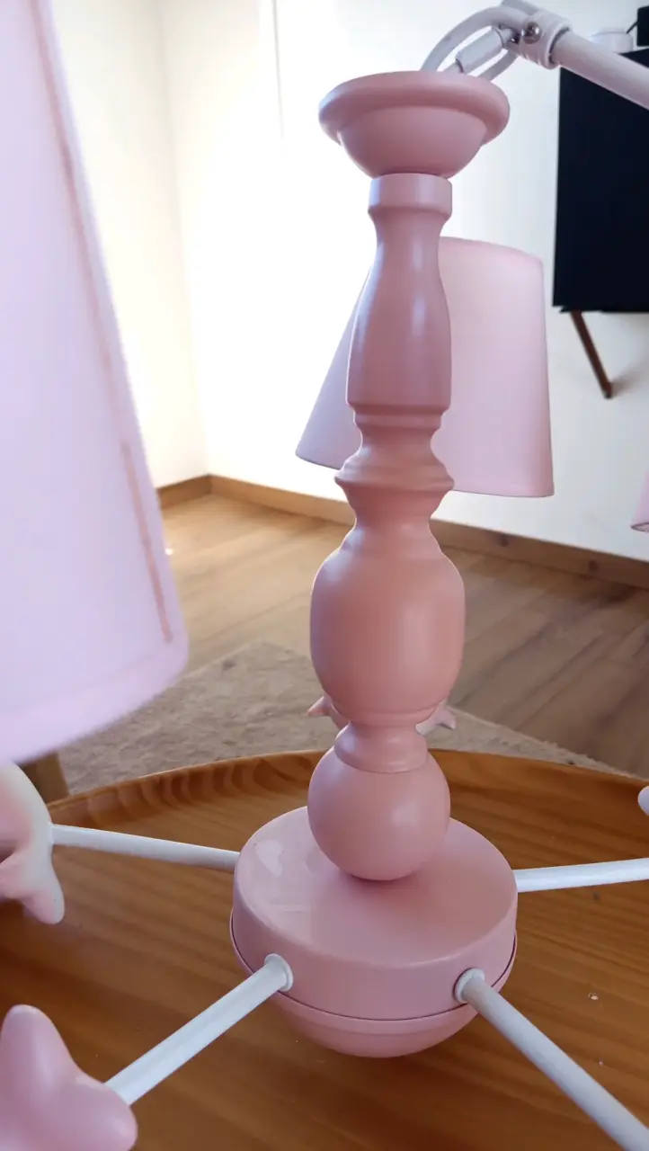Lámpara de techo infantil rosa con figuras decorativas - 4