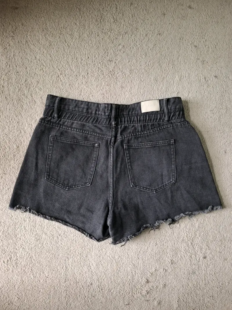 Shorts de mezclilla negro Sybilla talla 44 - 2
