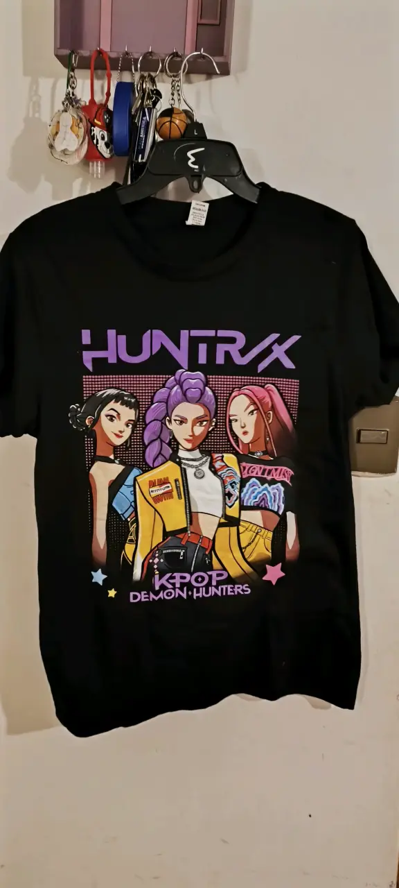 Polera negra K-Pop Demon Hunters
