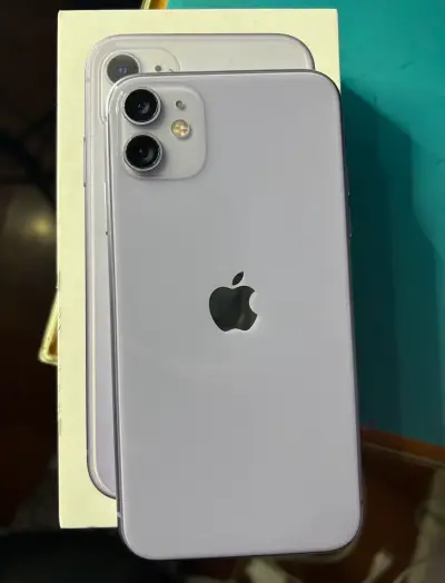 iPhone 11 en buen estado con caja original - miniatura 2