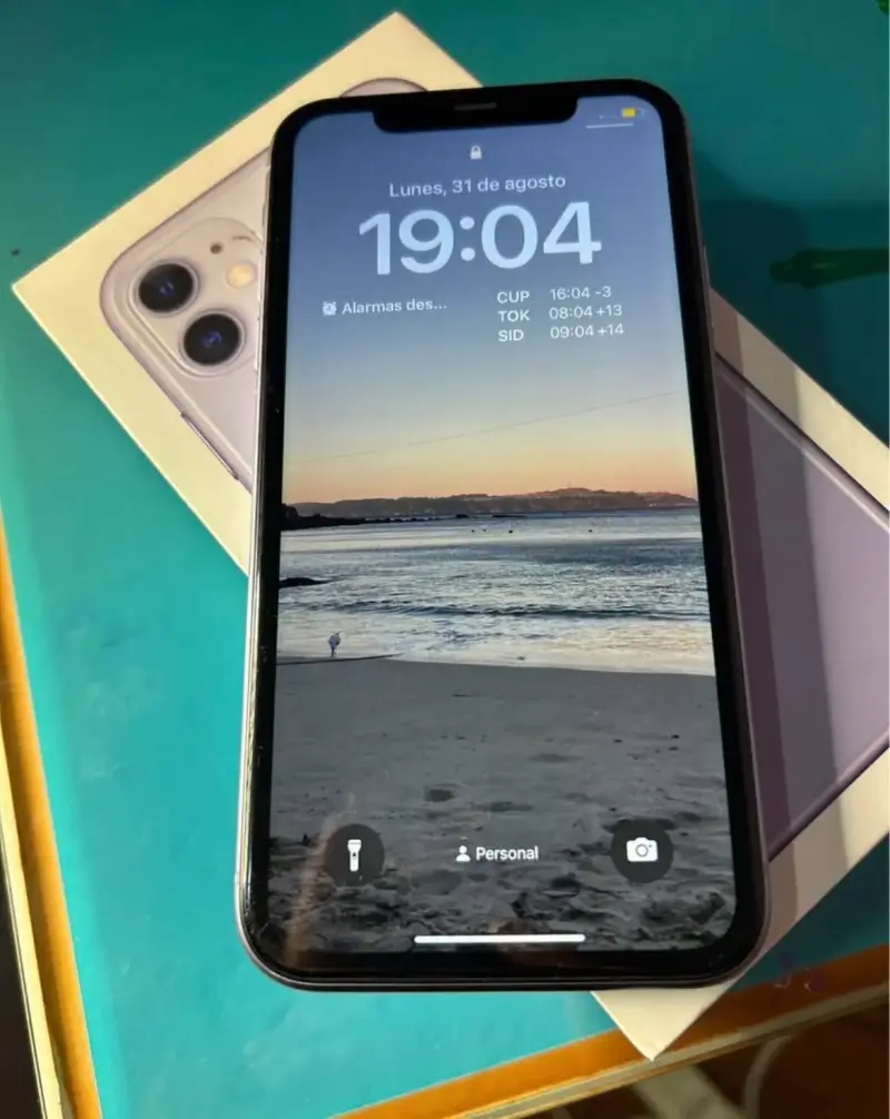iPhone 11 en buen estado con caja original - 5