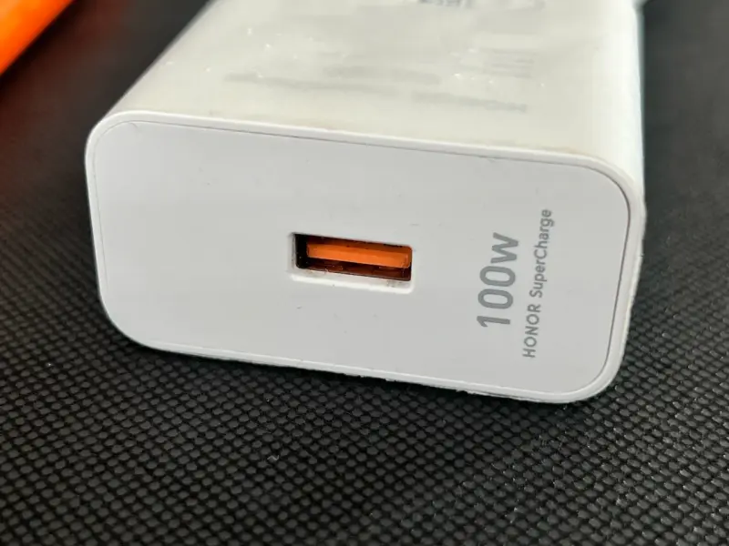 Smartphone Honor 400 con cargador SuperCharge 100W - 4