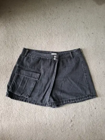 Falda short mezclilla con bolsillo lateral 44 - miniatura 1