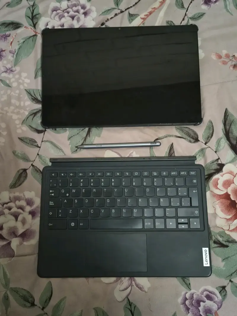 Tablet Lenovo Tab P12 + Teclado Magnético + Lápiz - 6