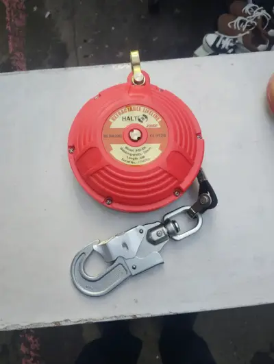 Línea de vida retráctil HALT 6m con gancho - miniatura 1