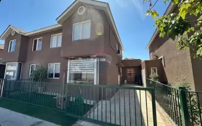 Se ARRIENDA casa en condominio en Valle lo Campino - miniatura 1