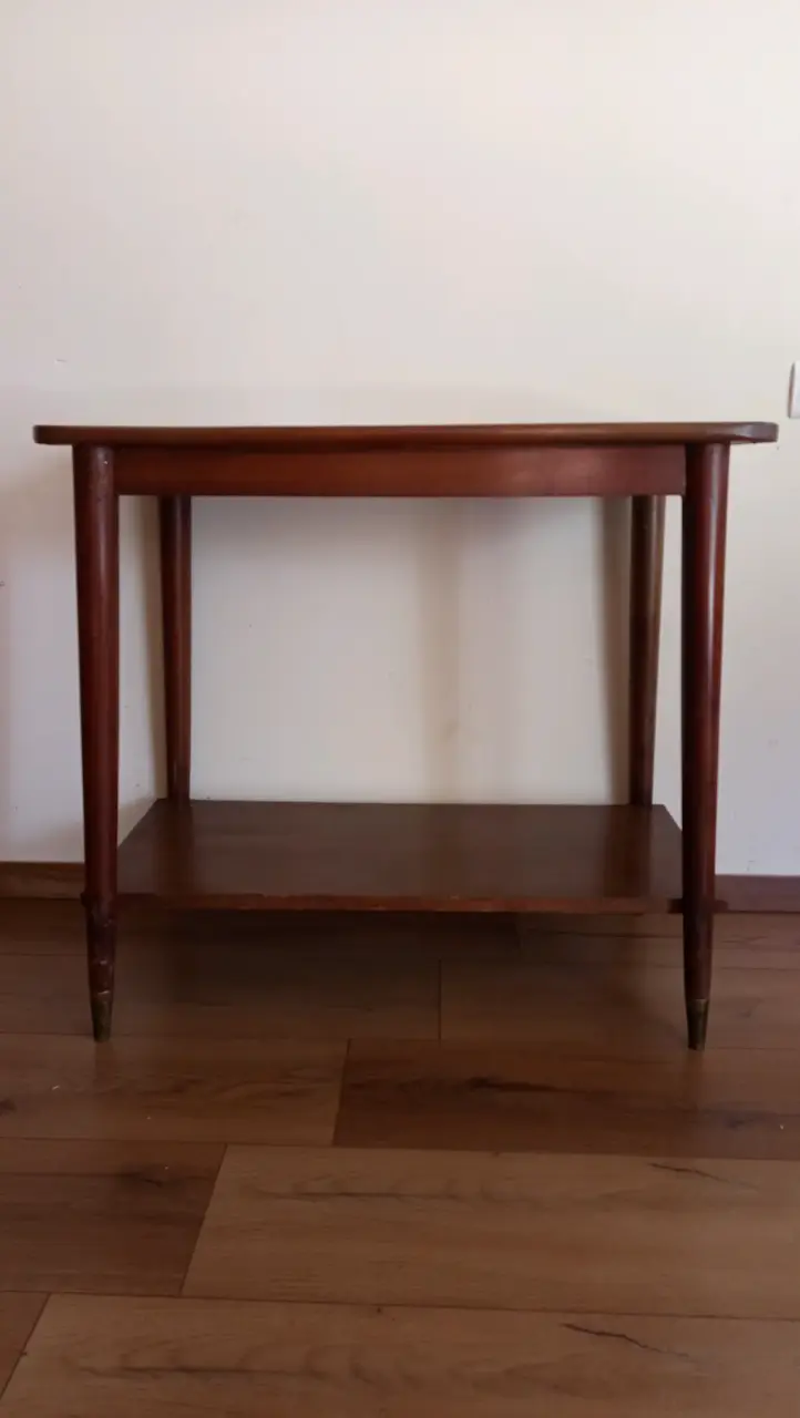 Mesa auxiliar/ arrimo de madera patas de bronce