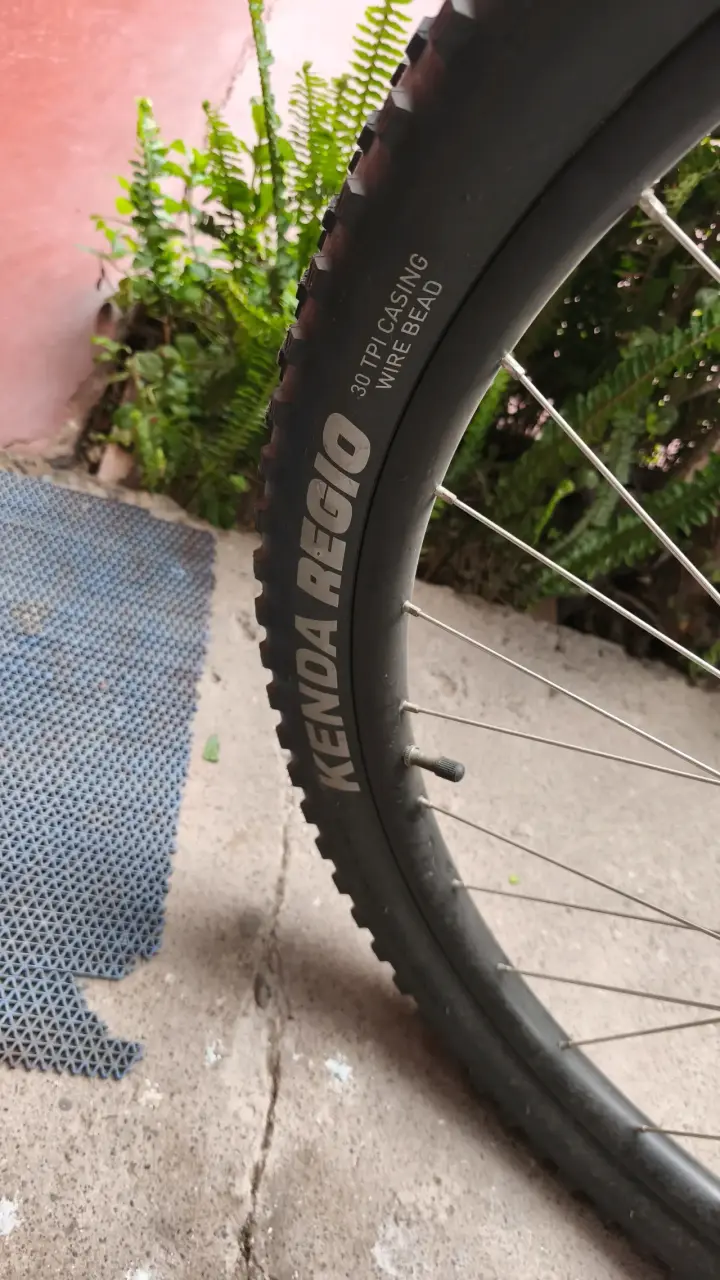 Bicicleta de montaña Specialized negra - 5