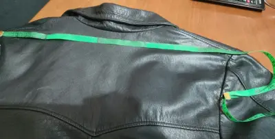 Chaqueta de cuero genuino GAP en excelente estado - miniatura 3