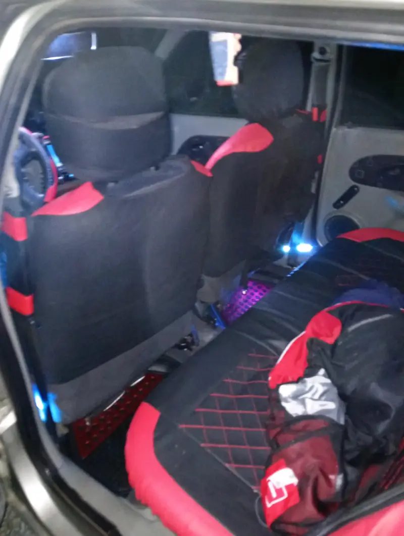 Auto Nissan platina año 2005 - 3