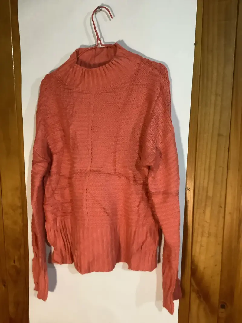 Suéter de punto color salmón para mujer