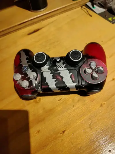 Control PS4 personalizado rojo y negro - miniatura 3