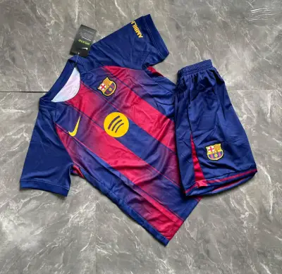 Conjunto de niño Barcelona Nike Lamine Yamal - miniatura 1