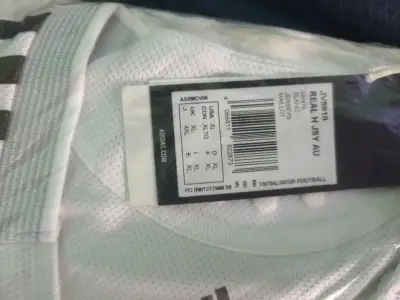 Camiseta Real Madrid Adidas 2025 XL profesional - miniatura 3