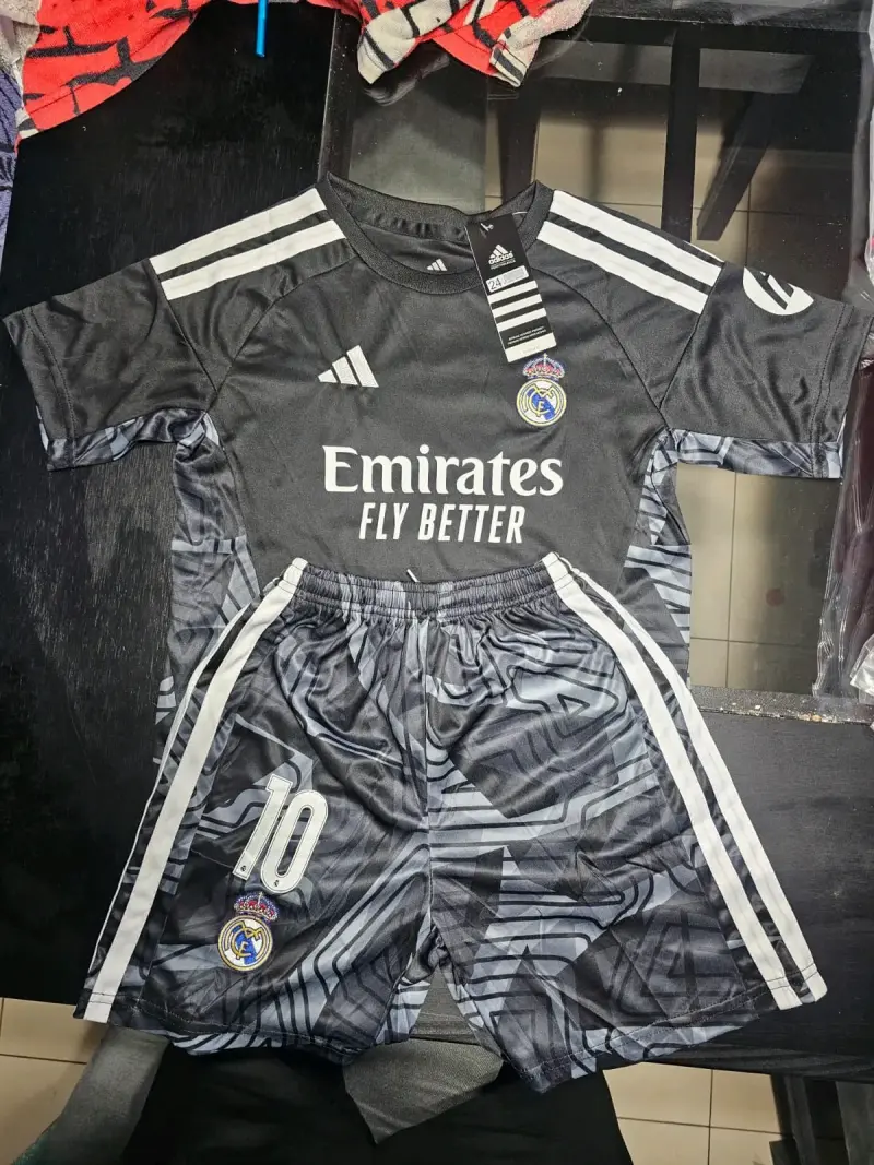 Conjunto de niños Real Madrid Adidas para niños